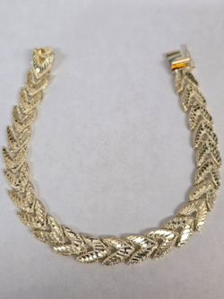 14kt Gold Chevron Bracelet 7"