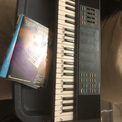 Vintage Yamaha PSS-270 Electronic Keyboard