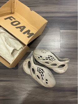 Yeezy foam runner size 10