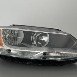 2011–2016 Volkswagen Jetta Front Right Passenger Side Headlight 1EL 010 395-06 Original