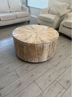 Round wood table