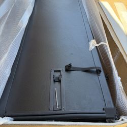 Hard Folding Truck Bed Tonneau Cover Compatible With Ford F150 F-150 2004-2014 5.5 Ft Short Box, Tri Fold Styl