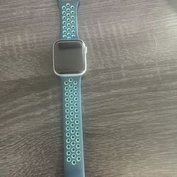 Nike Apple Watch Series 5 44mm GPS - $150 for Sale in New York