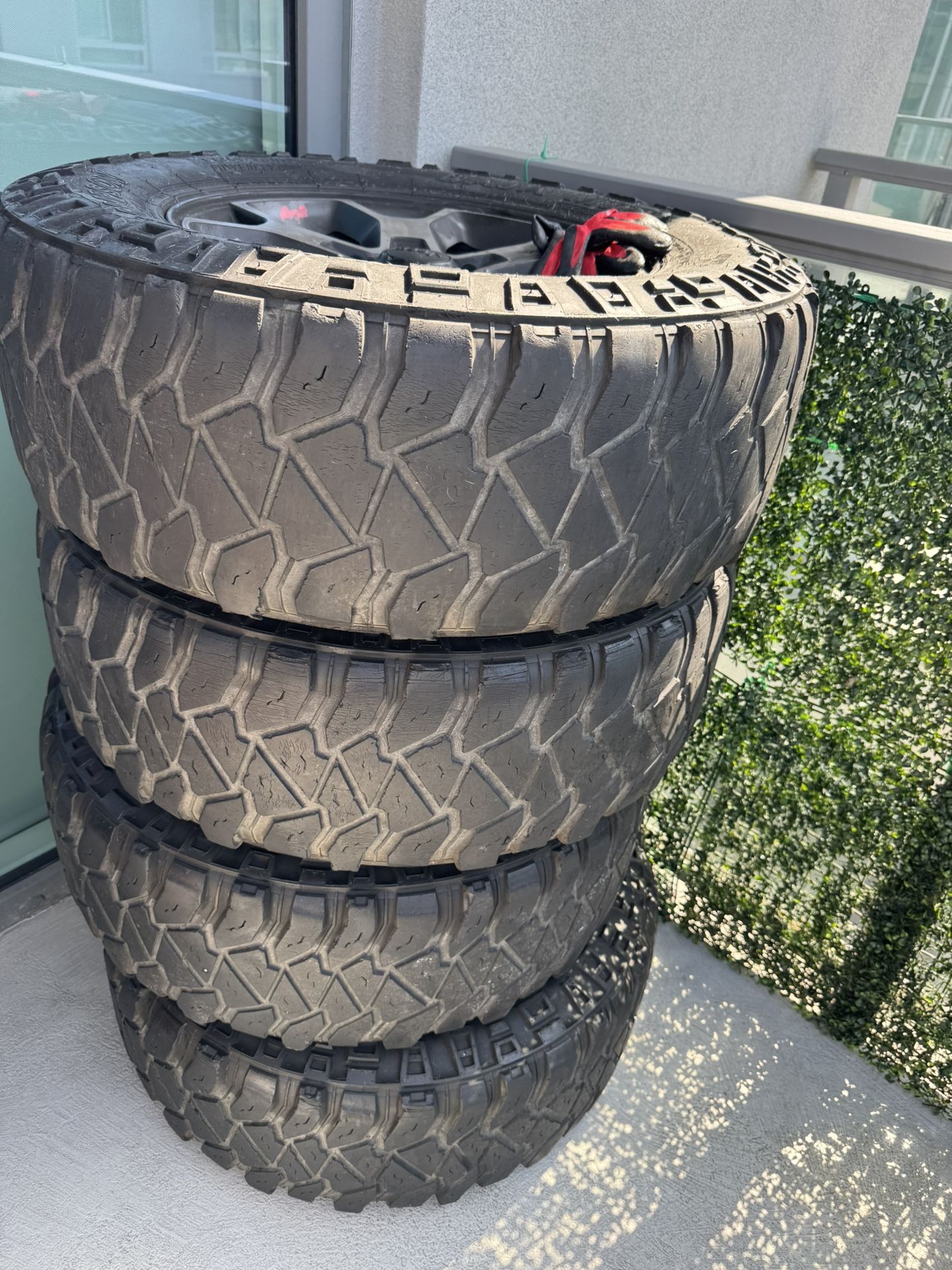 Set of 4 Mickey Thompson Baja Boss A/T Tires + Jeep Rims 🛞