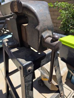 Morgan Chicago No. 4 Bench Vise with Stand