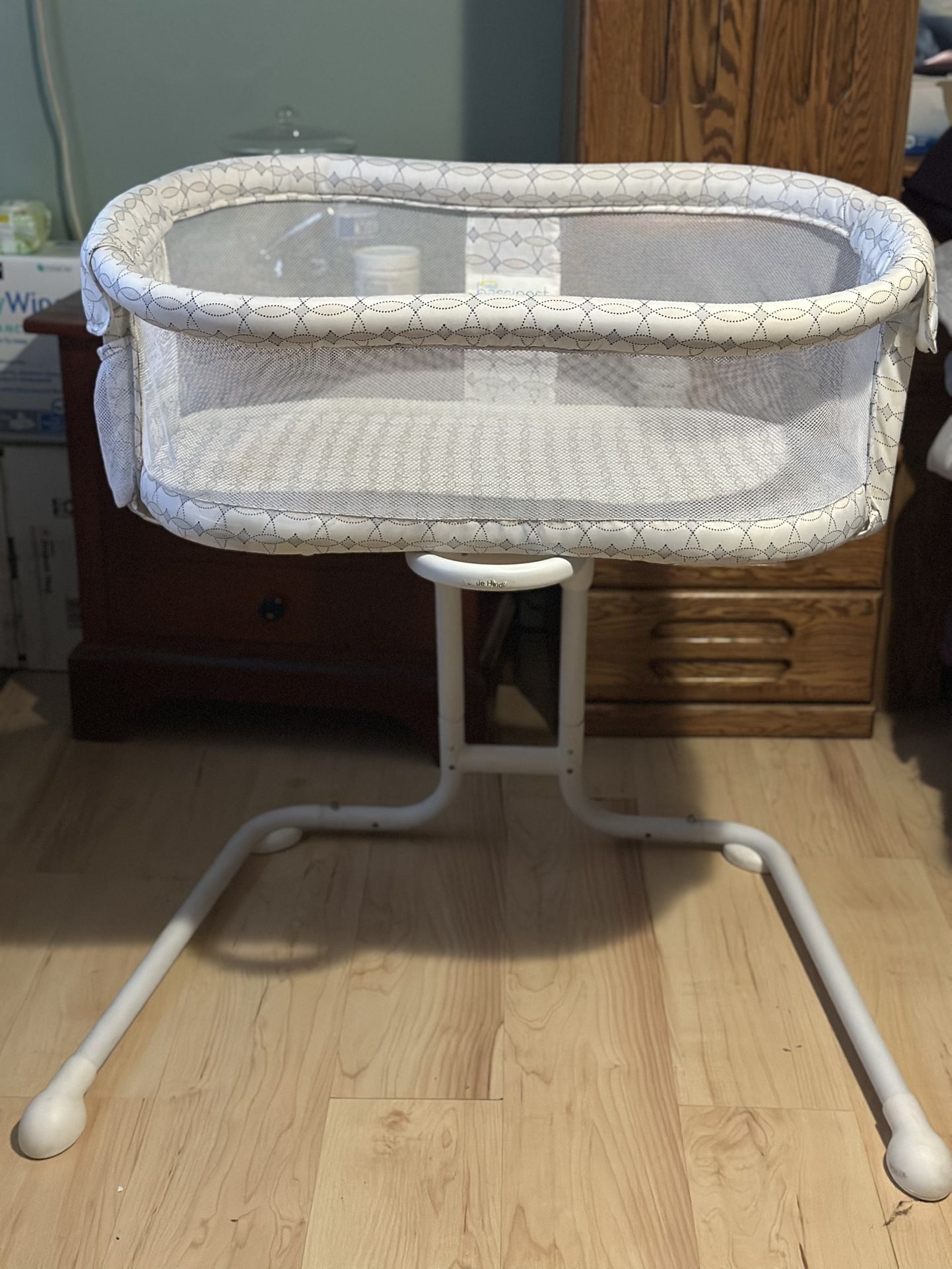 HALO  Bassinet- bedside Sleeper 