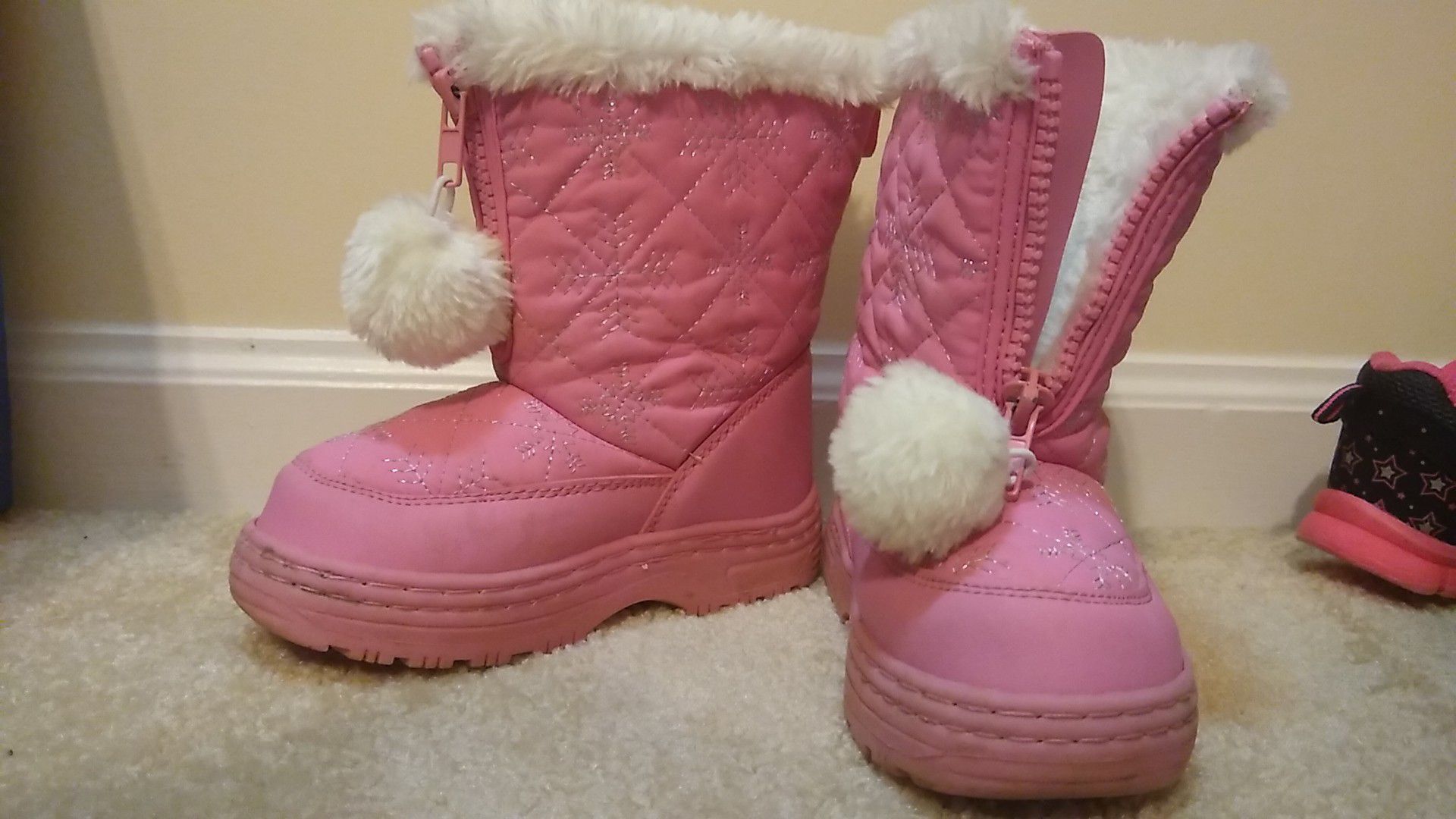 Thinsulate insulated size 9 toddler snow boots