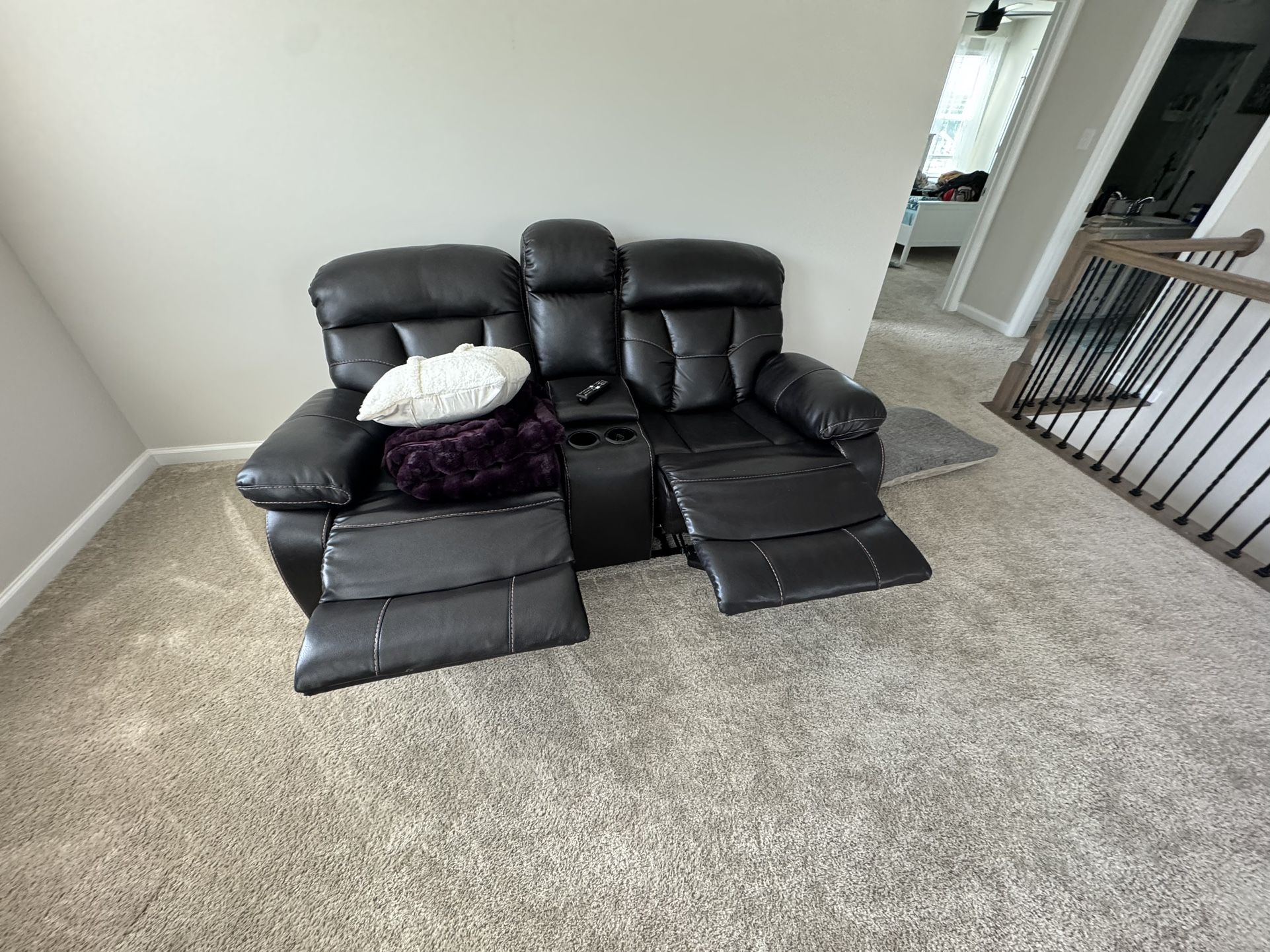 Arden Reclining Loveseat w/ Centerii Console