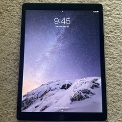 iPad Pro (12.9 In. 1st Gen) Space Gray- 128gb w/ Apple Pencil