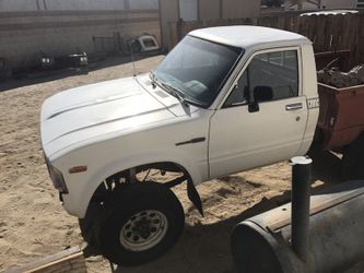 1982 toyota pickup sale parts