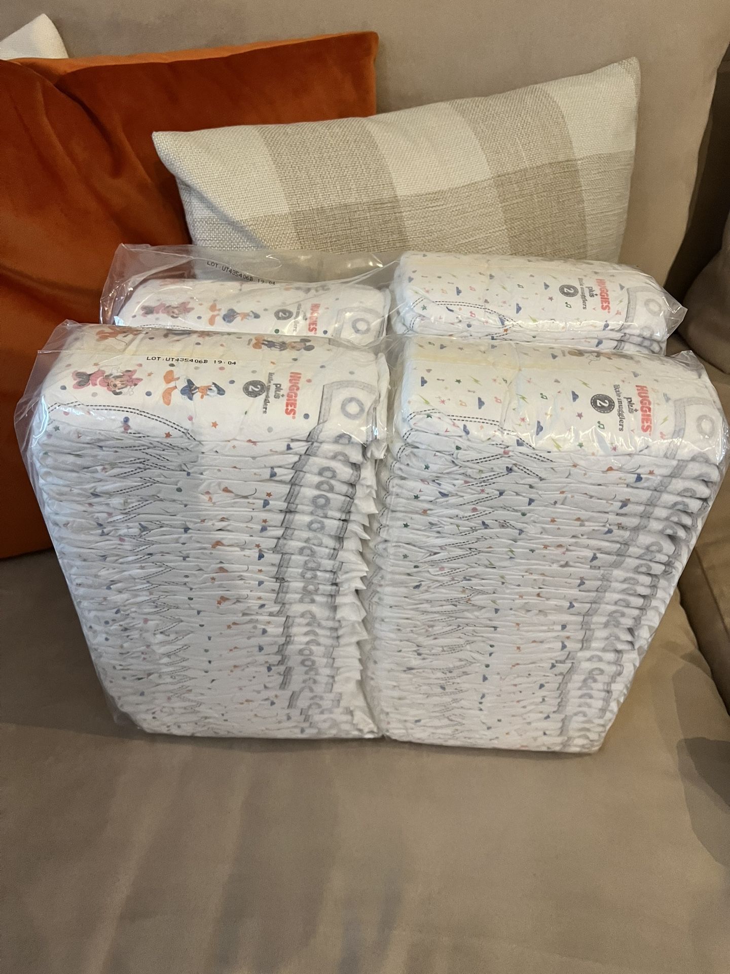 Huggies Size 2 Diapers (131 Count)
