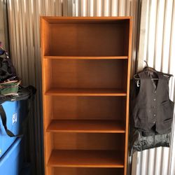 6 Shelf Laminate Shelf. Beautiful !!!