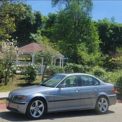 2005 BMW 325i E46 – Clean Title – Runs Great – Very Clean – 149k