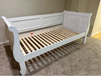 Day Bed & dresser