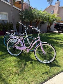 2 Bikes 7 speed Like New