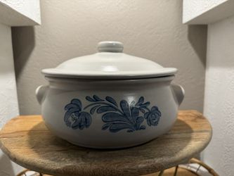 Vintage Pfaltzgraff Yorktowne 2 QT Covered Casserole with Lid – 315Y