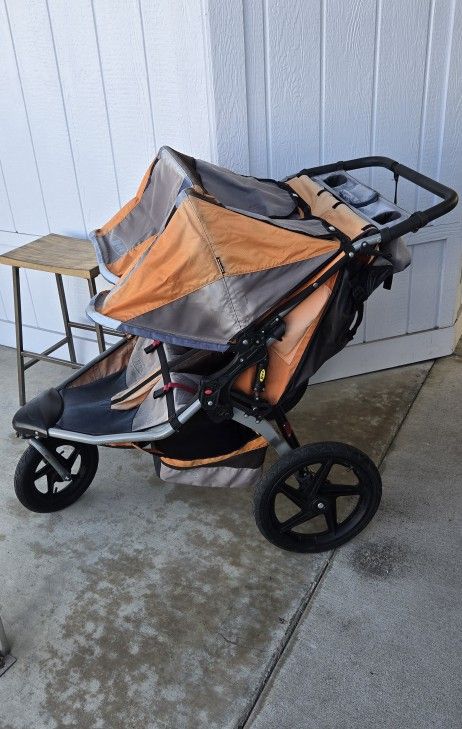 BOB Revolution SE Double Baby Jogging Stroller