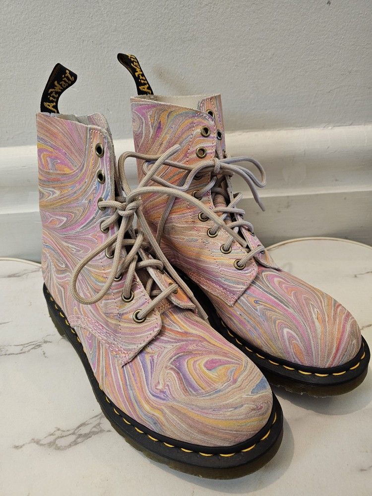 Dr. Martens Rainbow Burst