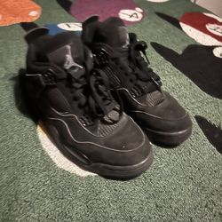 “Black Cat” Jordan 4s size 9.5