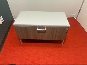cushioned mobile pedestal