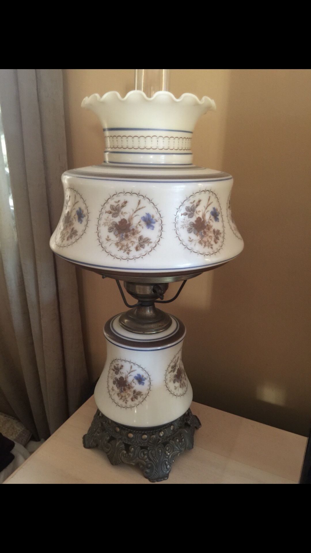 Vintage Quoizel Hurricane lamp