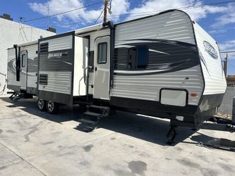 2016 Prime Time RV Avenger