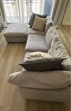 Sectional Sofa with Ottoman & Cushions | Light Gray |