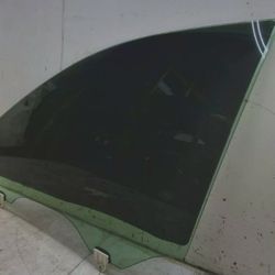 2014-2018 Infiniti Q50 OEM Left Front
Door Window Glass Panel
