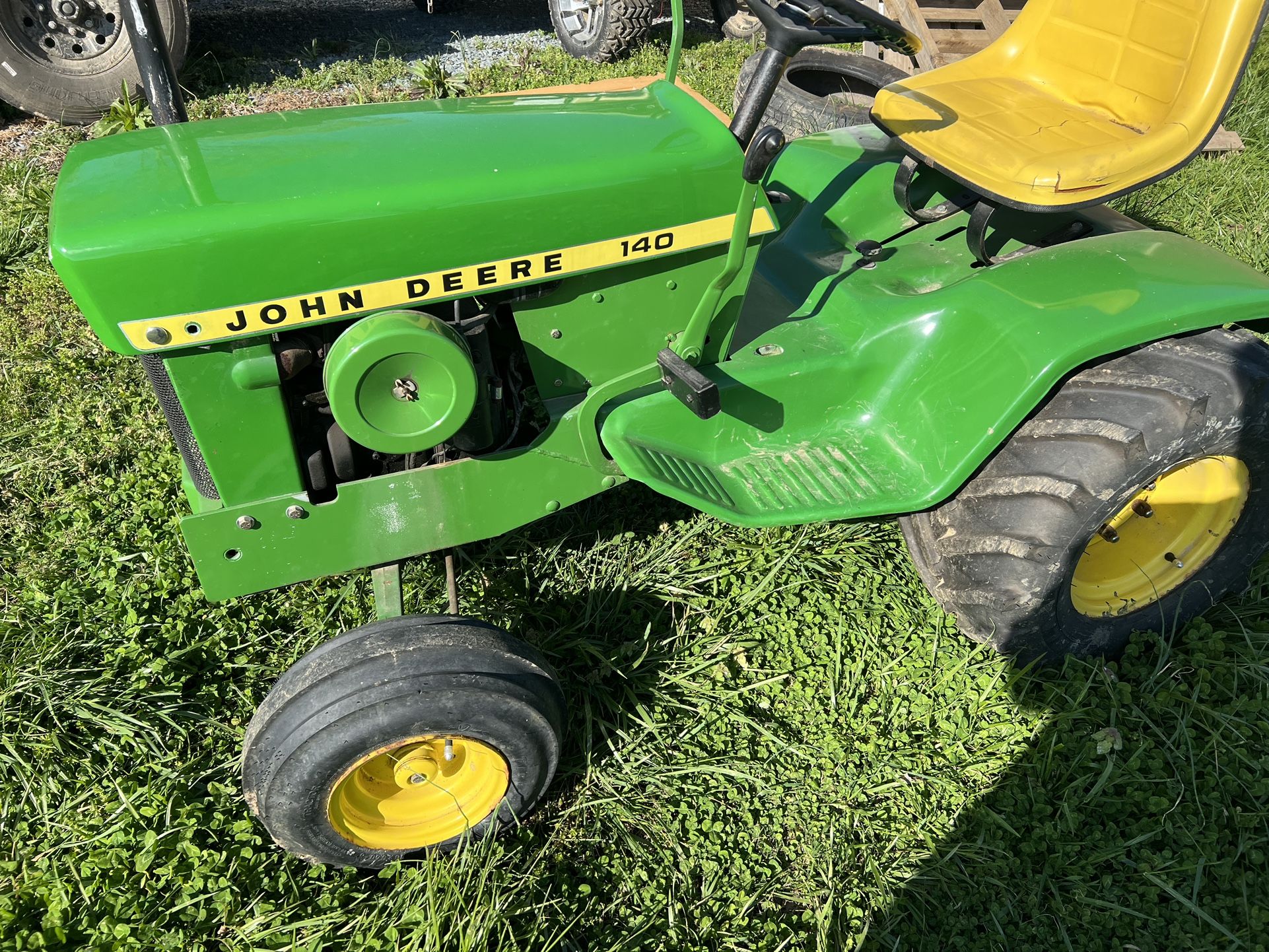 John Deere 140