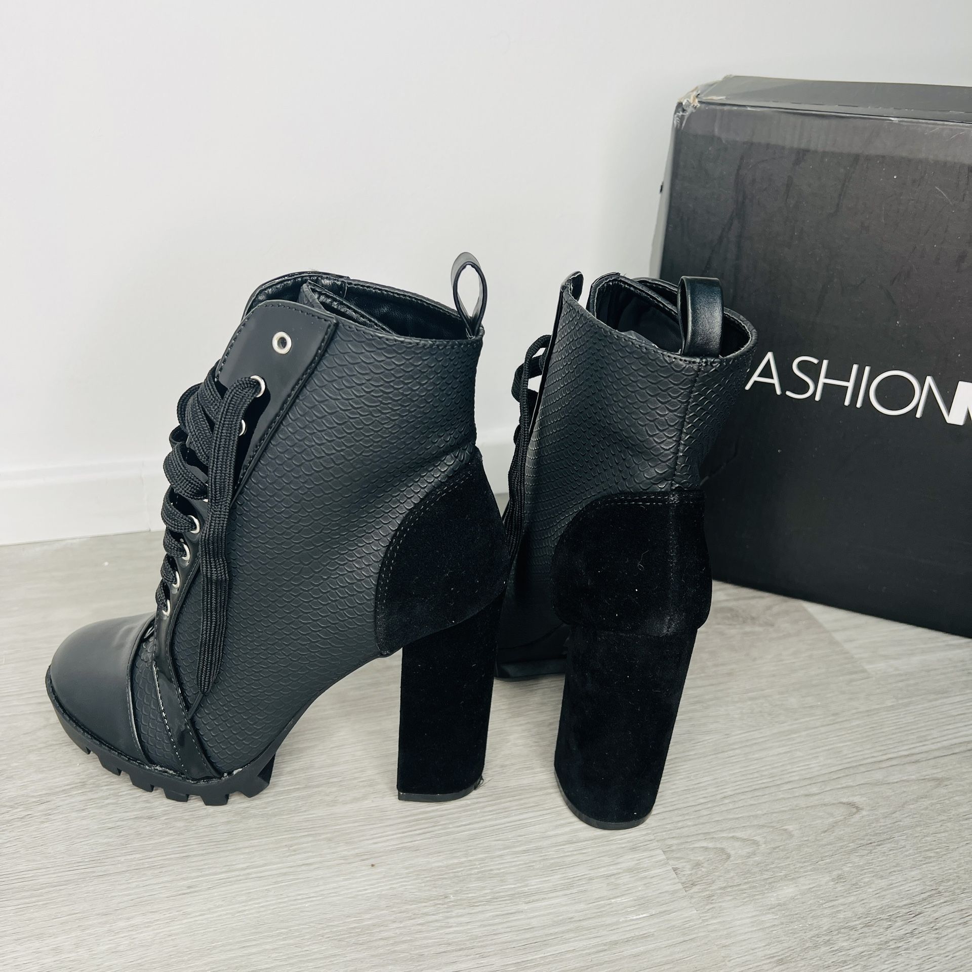 Fashionova Black Boots With Suede Heel Size 7