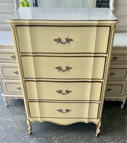 Gorgeous DIXIE Gold & Cream French Provincial Chest of Drawers! L31xD19xH46”