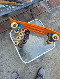 Penny skateboard  and 2 set  of  wheels