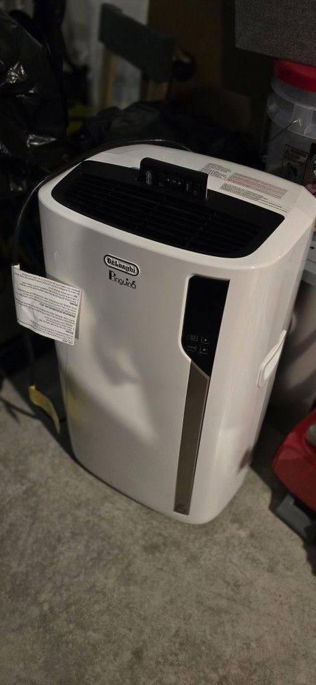DeLonghi AC unit with Remote Control