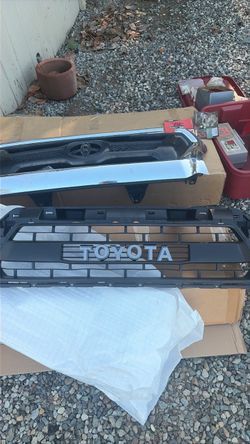 Toyota Tacoma 2015 grill and Parts