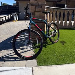 GT Aggressor Pro Mountain Bike