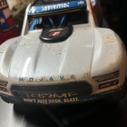 Arrma Mojave Grom BLX 1/6