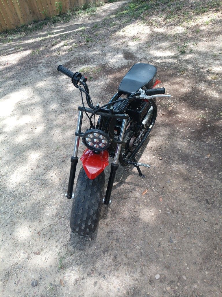 Coleman Mini Bike BT 200x
