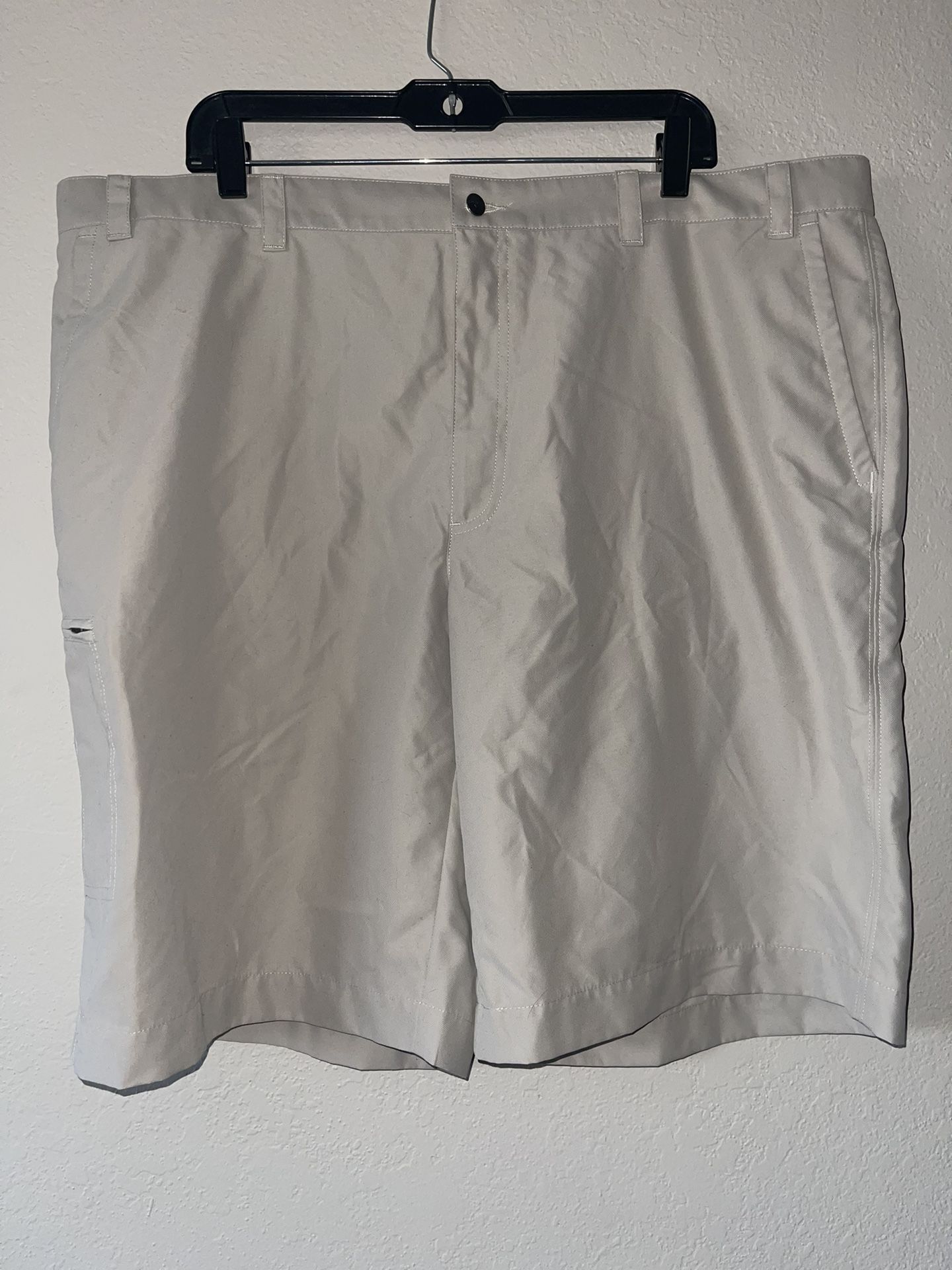Callaway, Mens Beige Optimum Performance Golf Pockets Chino Shorts, Size 42