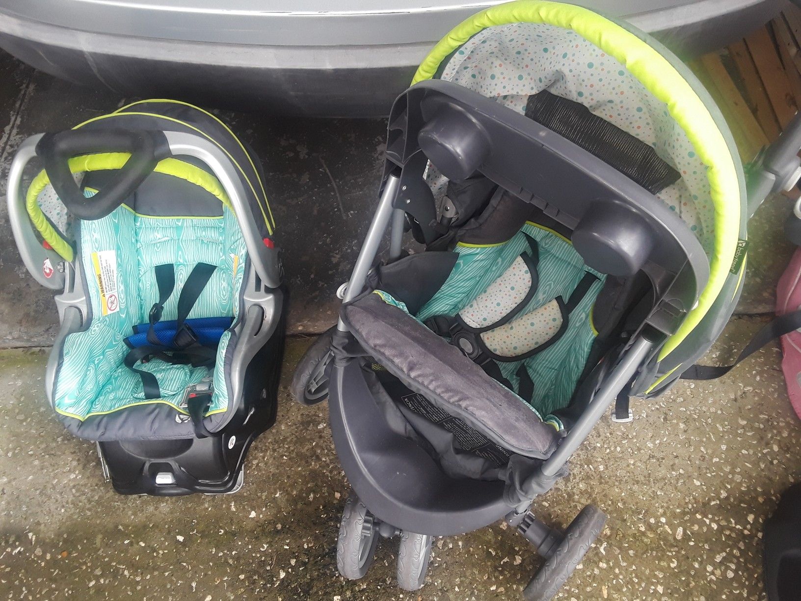 3 car seats & 2 strollers for sale