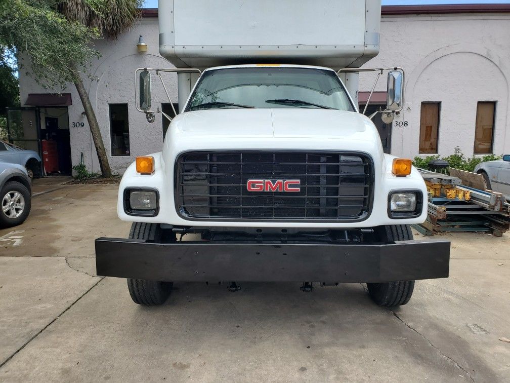 1999 GMC BOX TRUCK C5500 (GAS TRUCK)