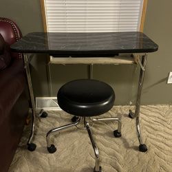 Nail Desk With Rolling Chair 