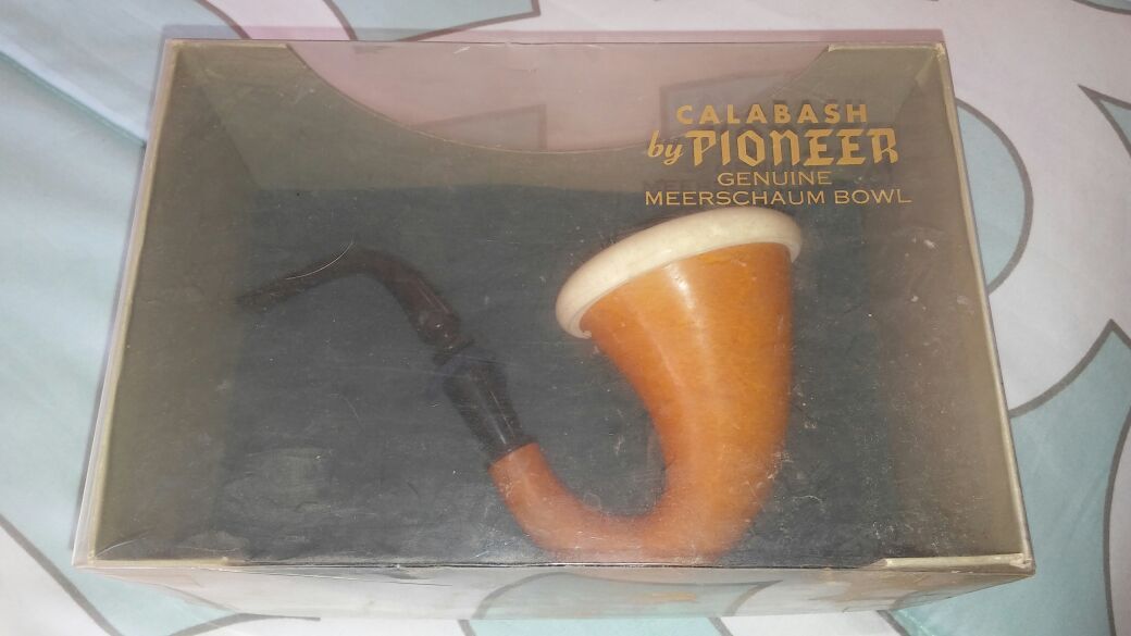 Genuine Calabash by Pioneer meerschaum pipe.