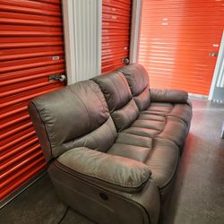 Couch Electric Reclinable Bob's Furniture 