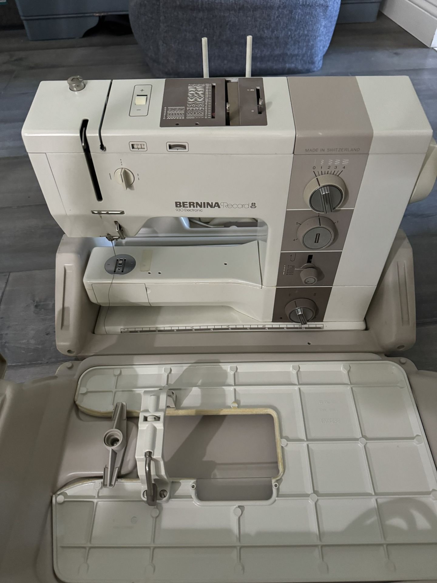 BERNINA RECORD 930 SEWING MACHINE