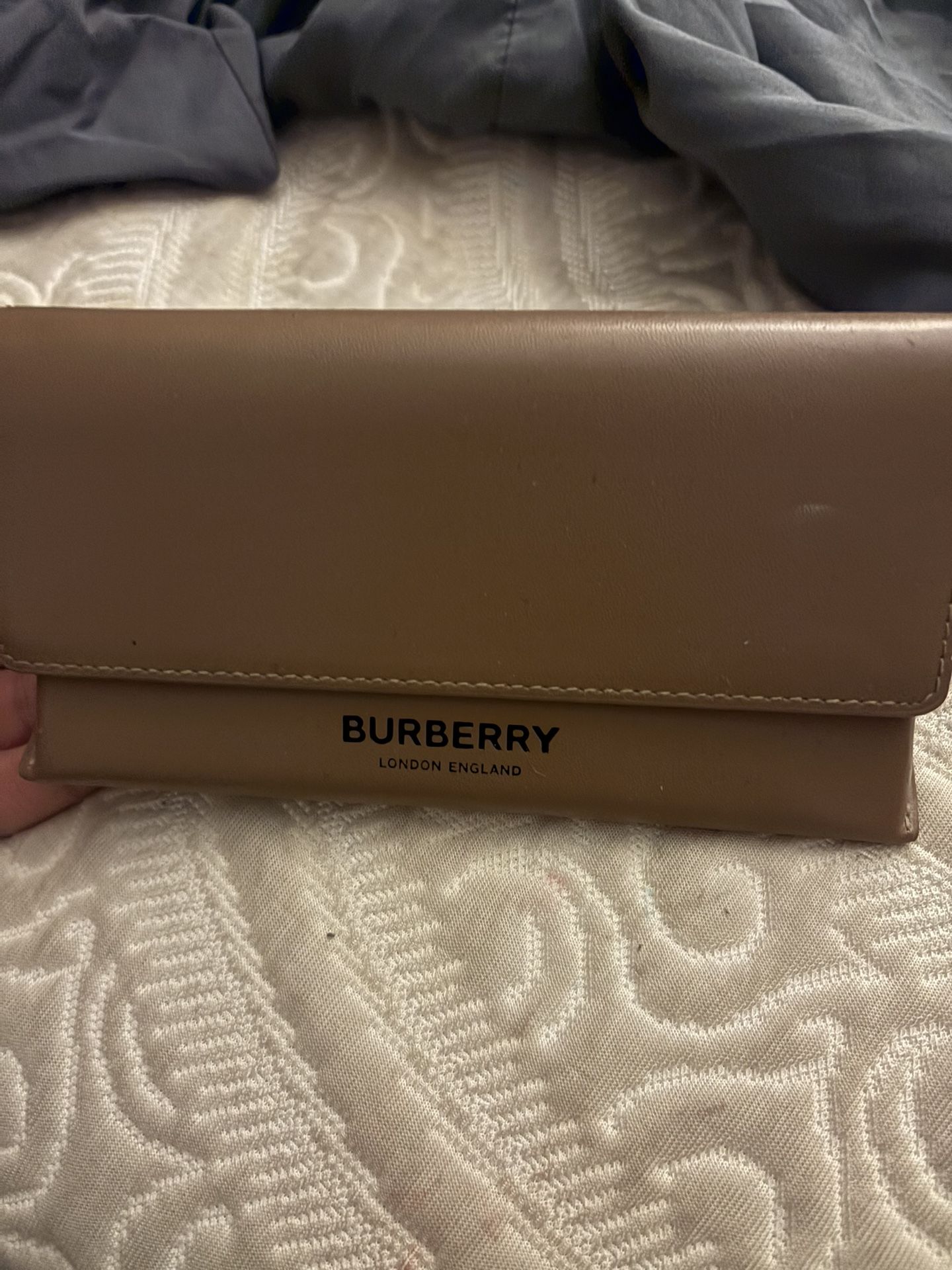 Burberry sunglasses men or women