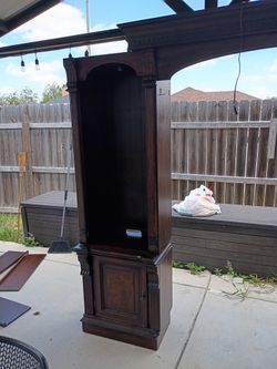 Entertainment center