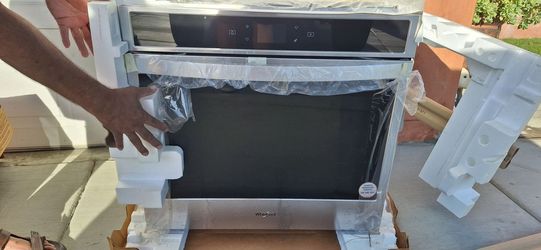 Electric whirlpool built in oven new"