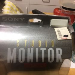 Sony MDR V 600 Professional headphones new