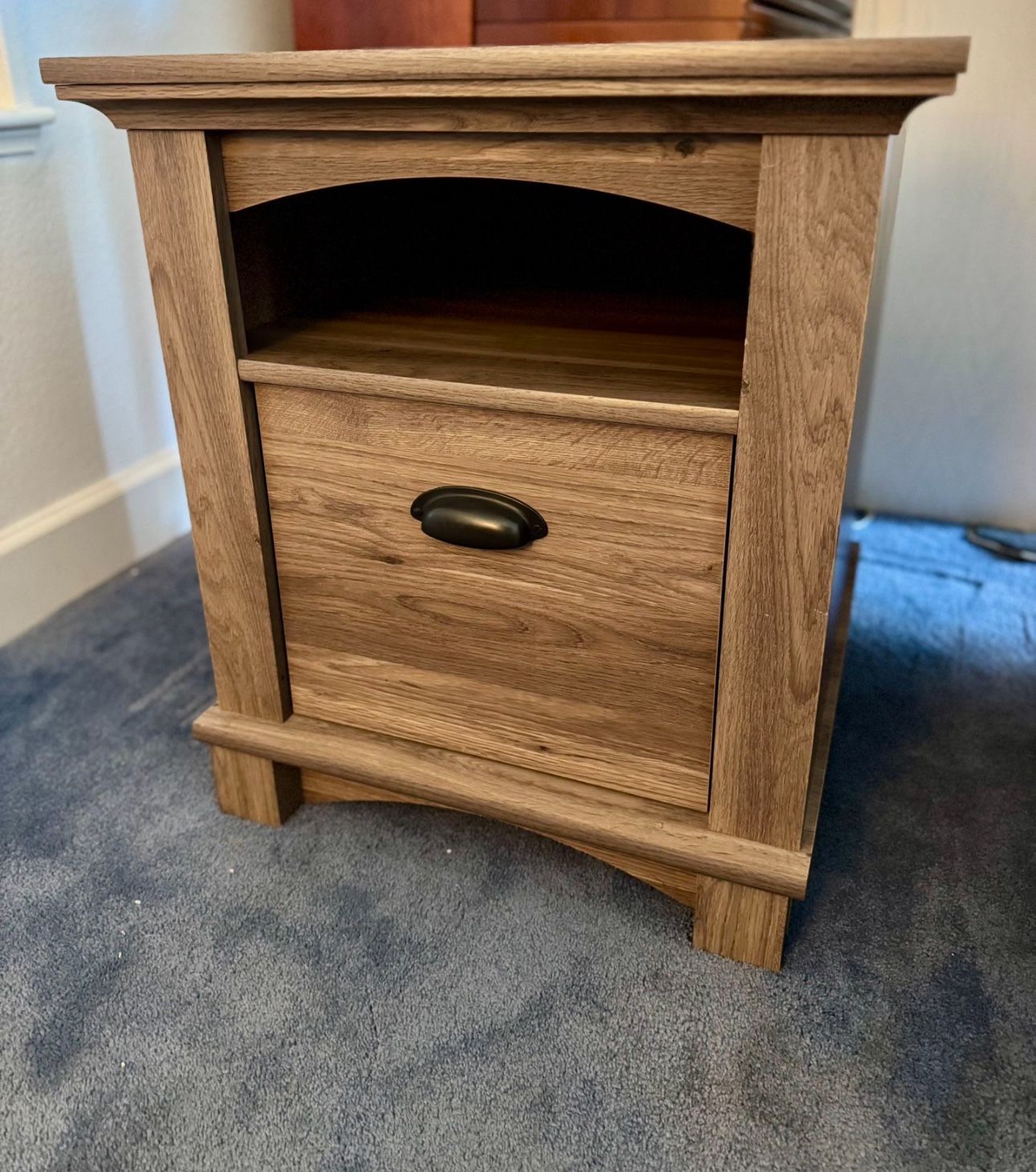 nightstand / side table - Sauder / Harbor View / Salt Oak