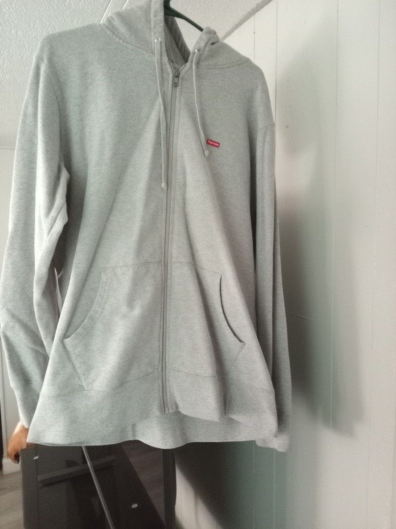 Supreme Hoodie